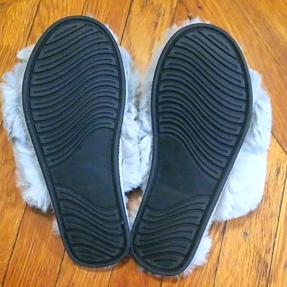Women's Cross Band Flurry House Slippers in Gray Size Small - Picture 3 of 4